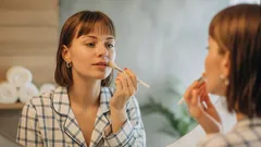Syrové počasí letos nezanechá stopy na tvé pleti díky jediné změně